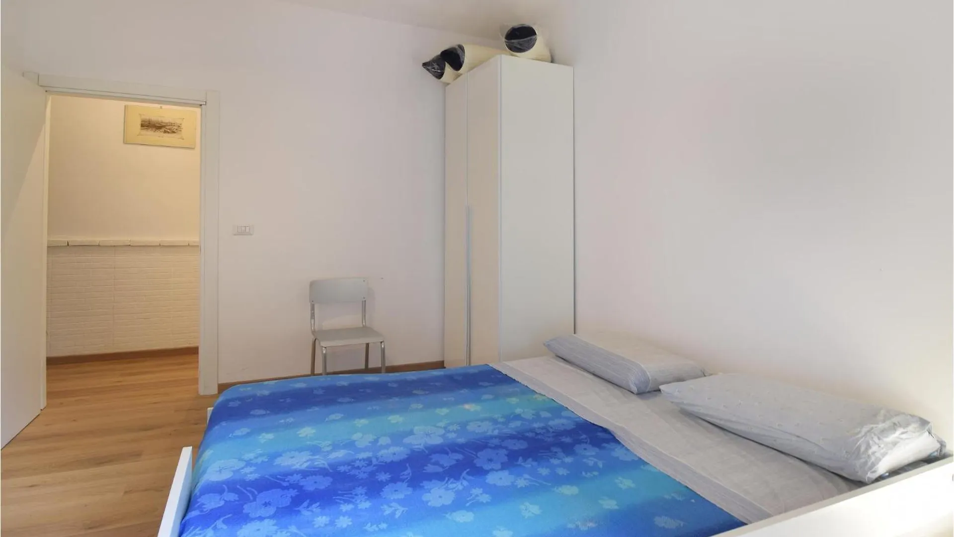 2 Bedroom Cozy Apartment In Napoli Holiday home