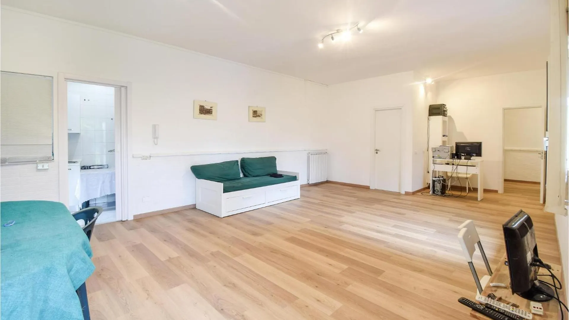 Holiday home 2 Bedroom Cozy Apartment In Napoli