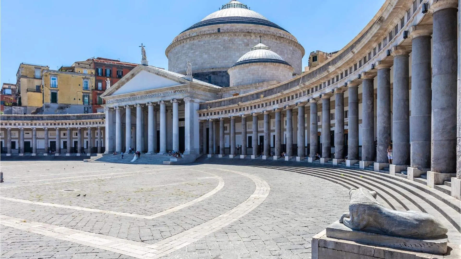 2 Bedroom Cozy Apartment In Napoli