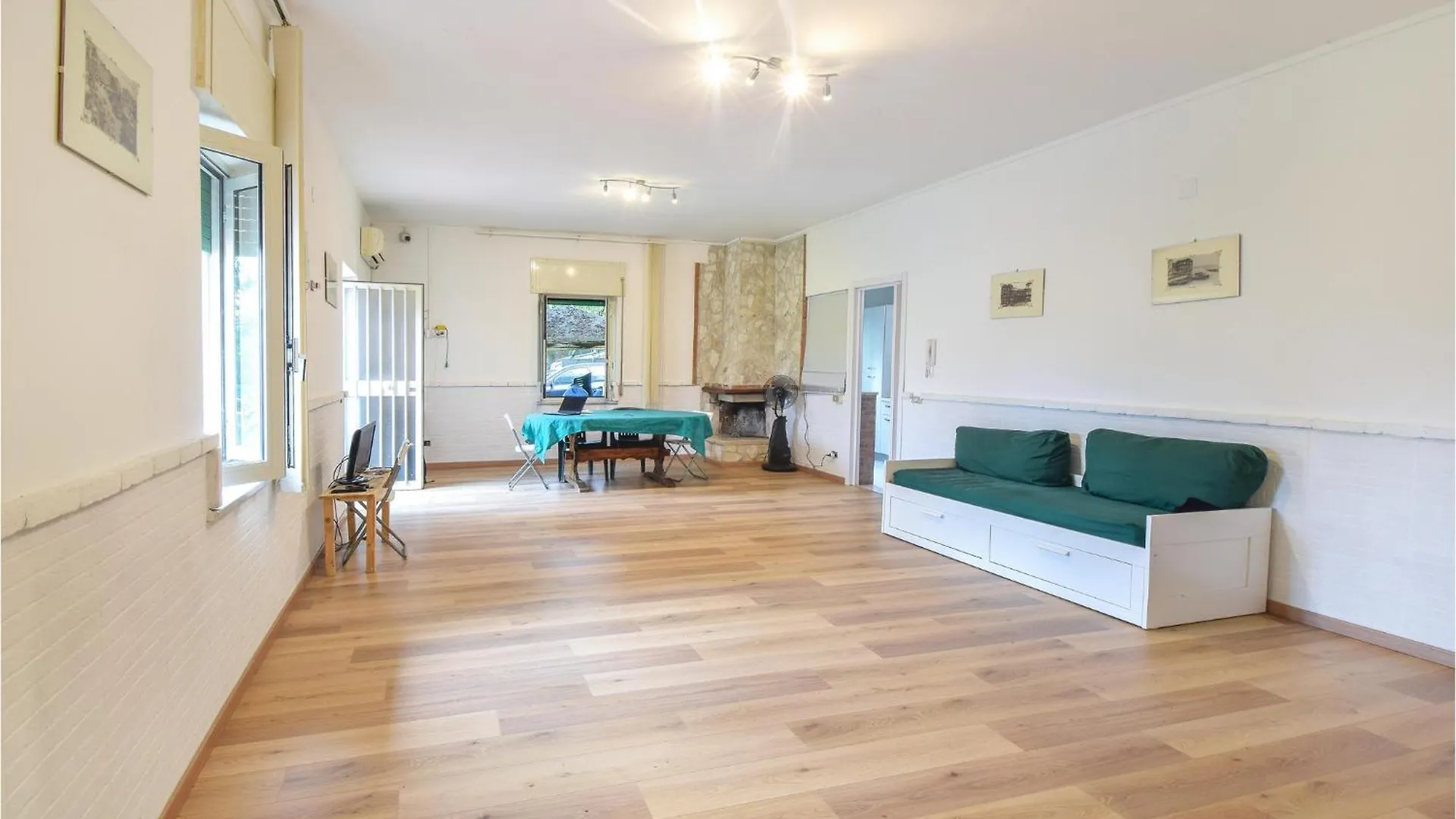 Σπίτι διακοπών 2 Bedroom Cozy Apartment In Napoli